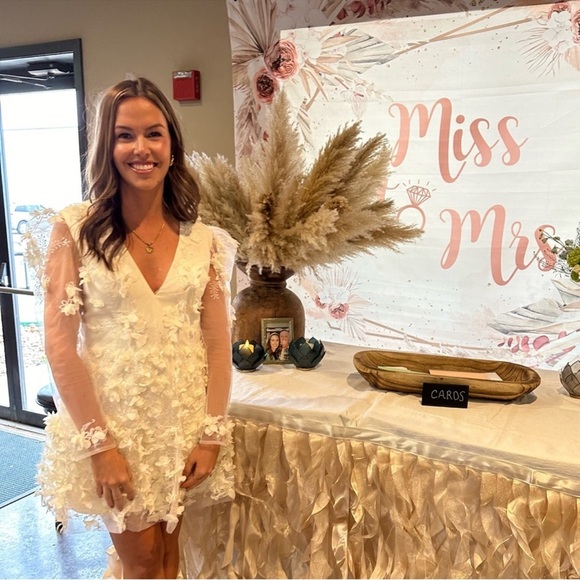 HELSI Sidney Dress Off White Long Sleeve Dimentional Floral Mini sz Medium - Picture 10 of 11